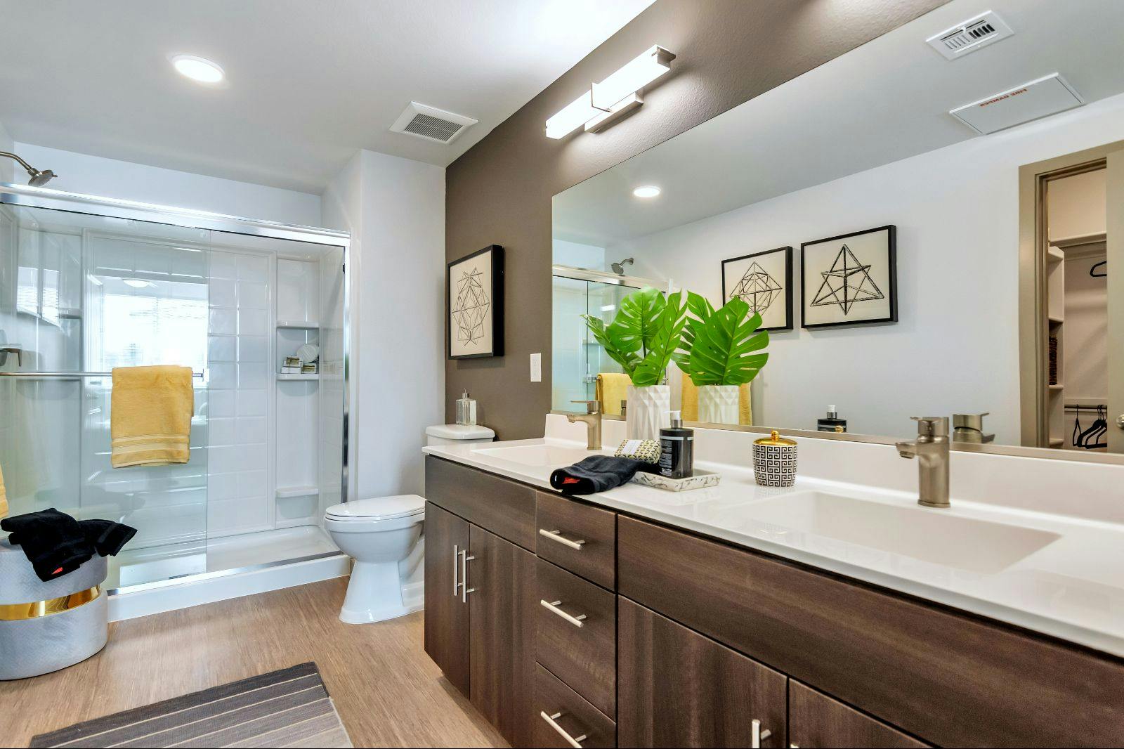 Bathroom with Luxurious Finishes