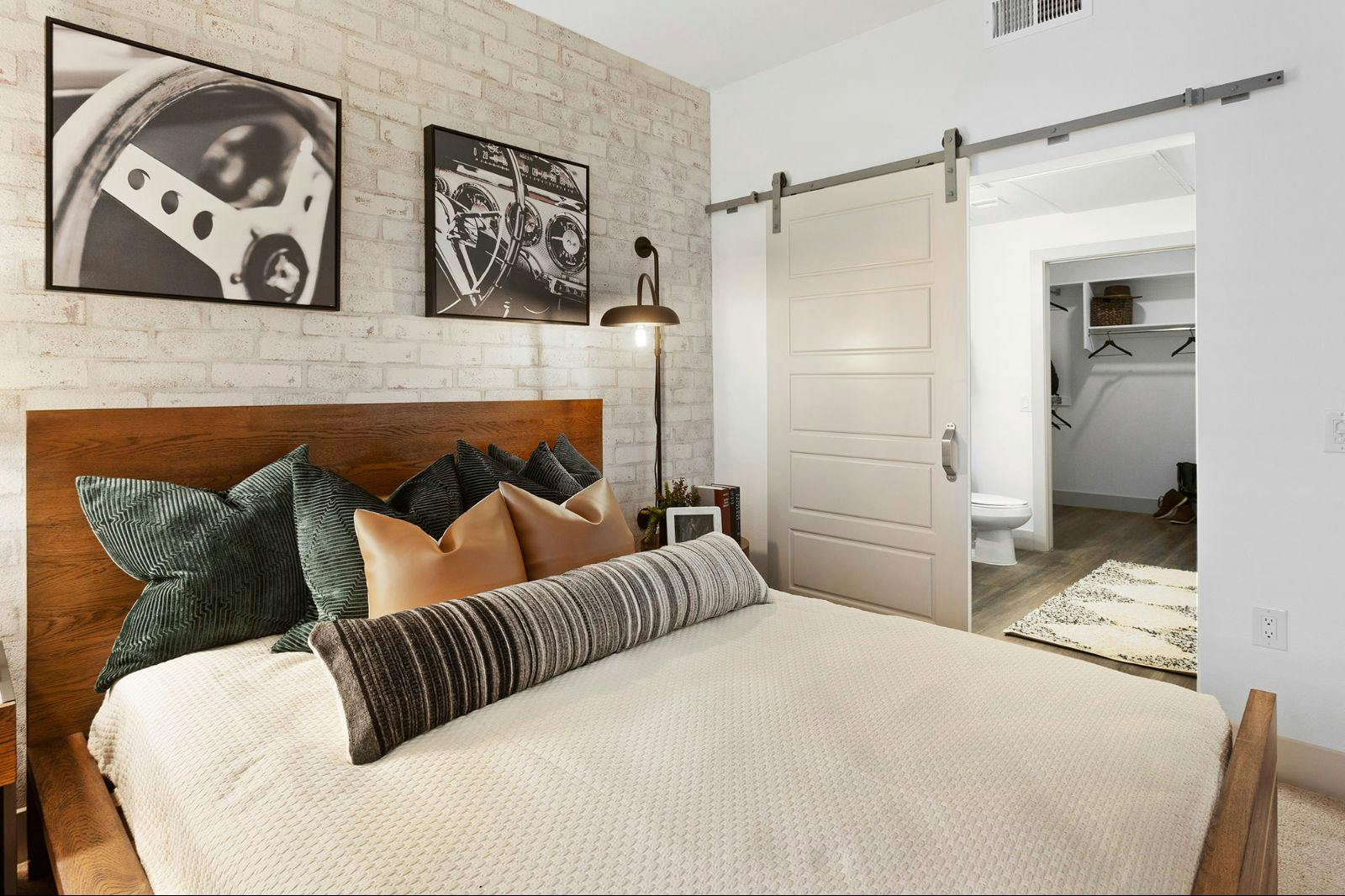 Bedroom with Barndoor