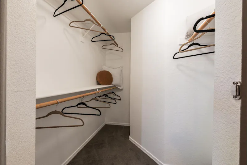 Oversize Walk-In Closets