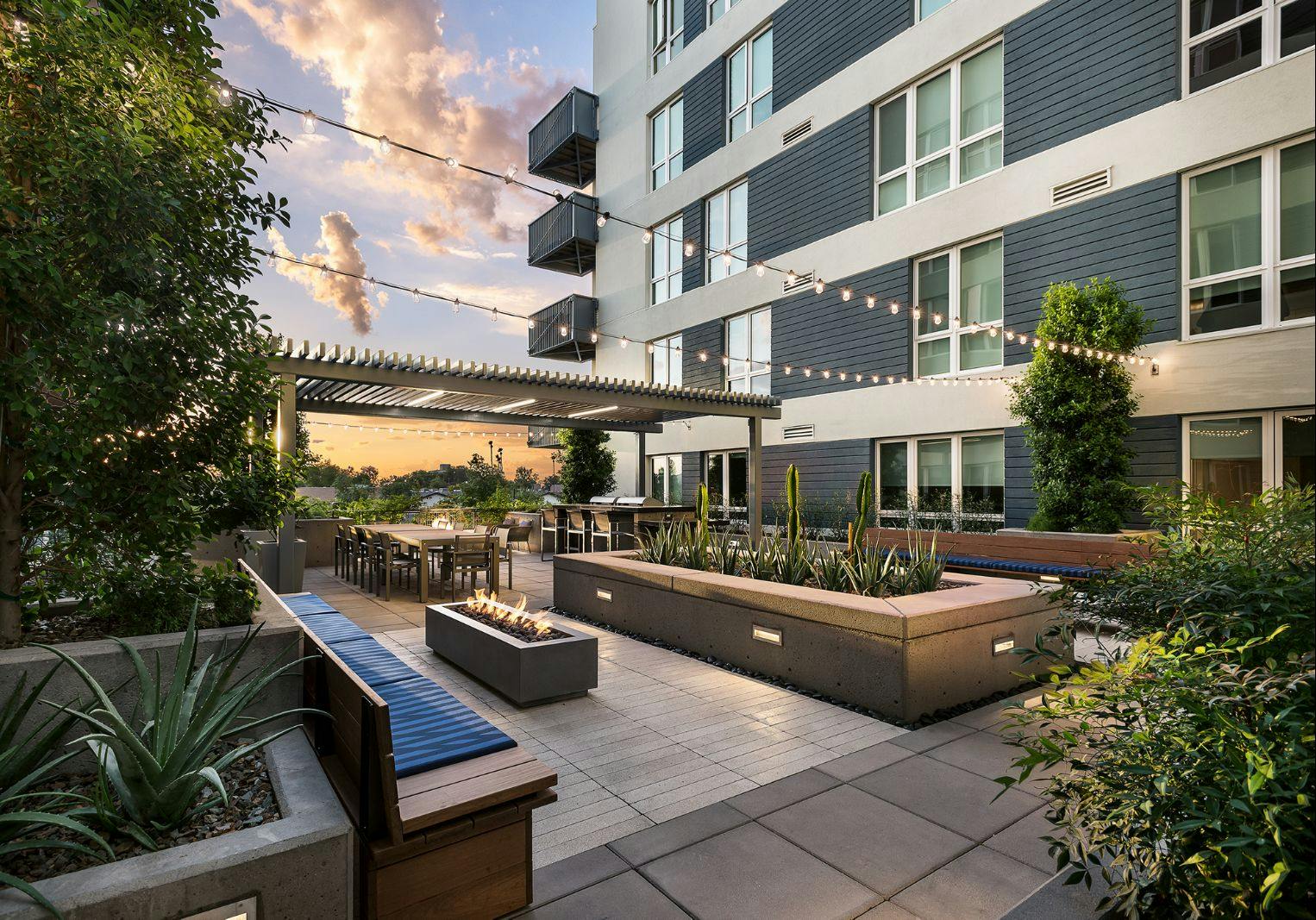 Airy Expansive Lounge Deck