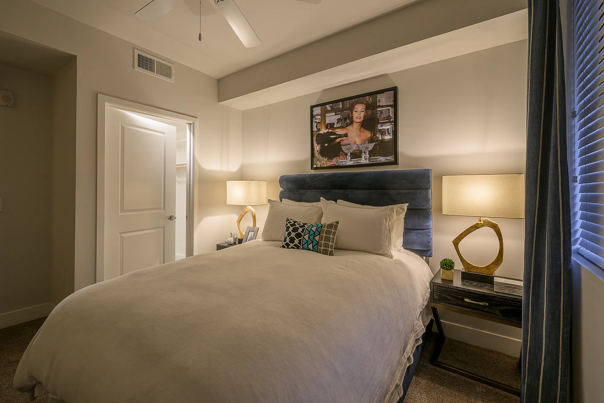 Pet Friendly Apartments | Lakeside Drive Apartments in Tempe, AZ