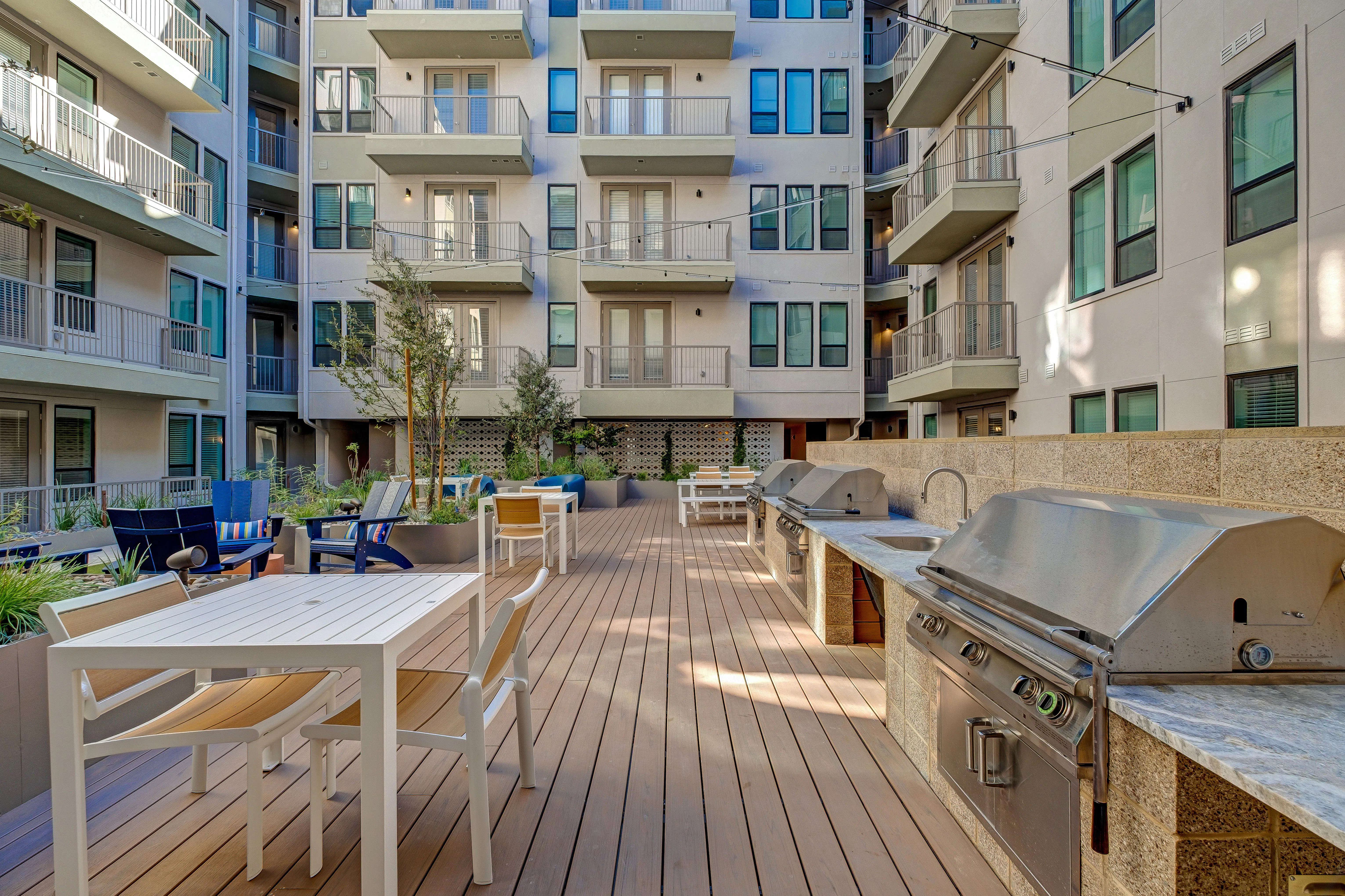 Outdoor Courtyard With Grill Stations
