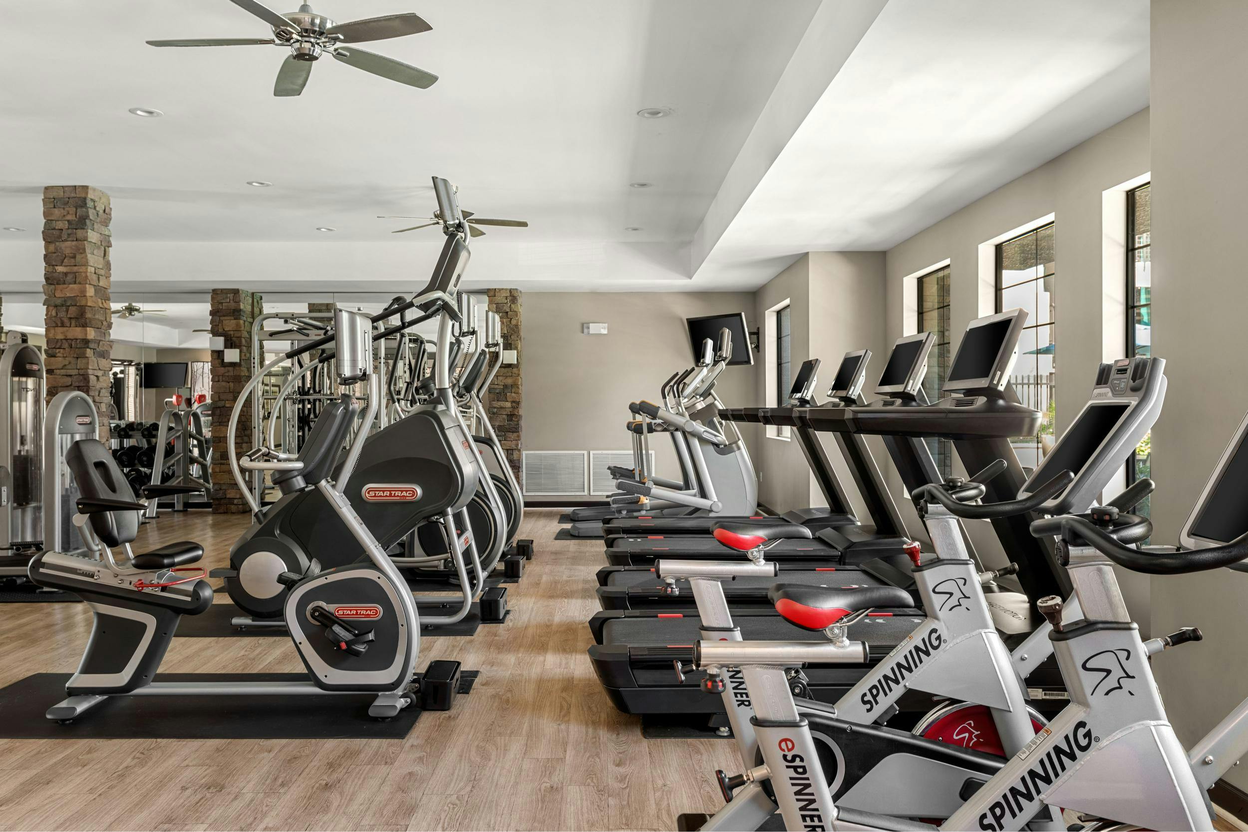 24/7 Fitness Center