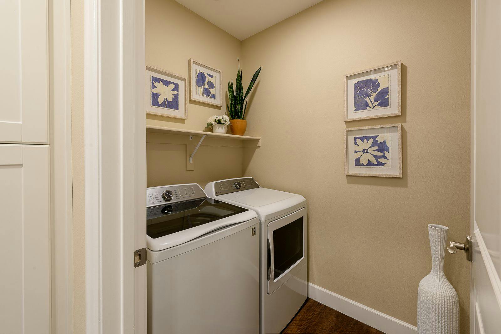 Full-Size Washer & Dryer