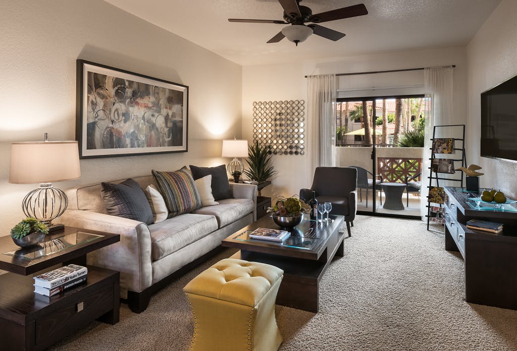 Convenient Glendale Location