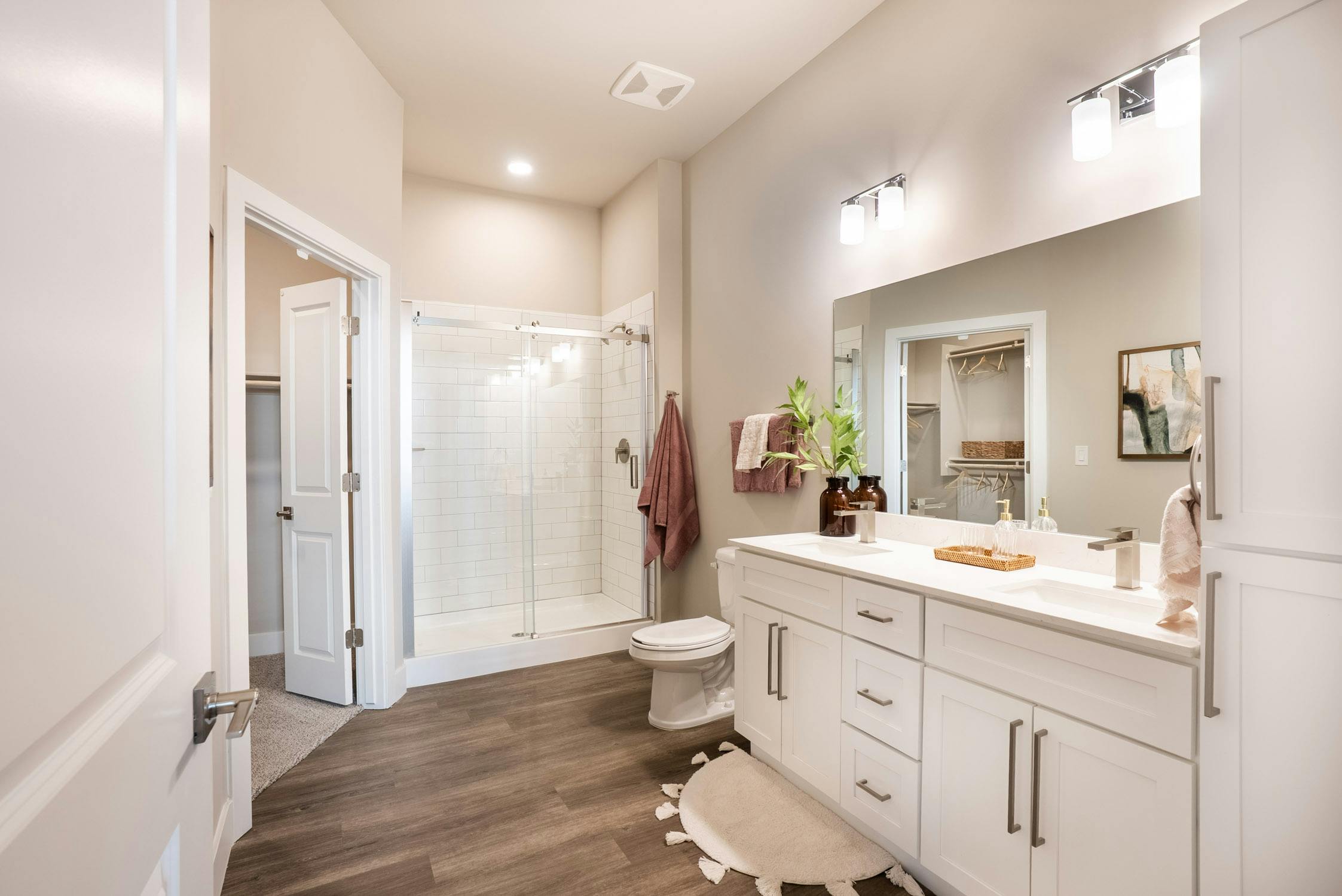 Luxe Bathroom Finishes