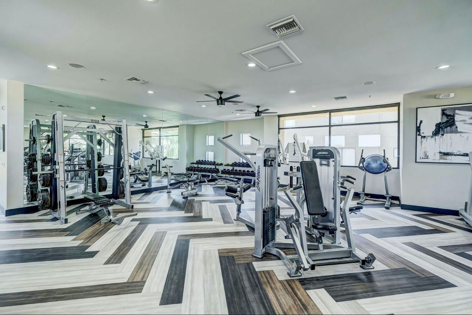 Resort-Style Amenities 