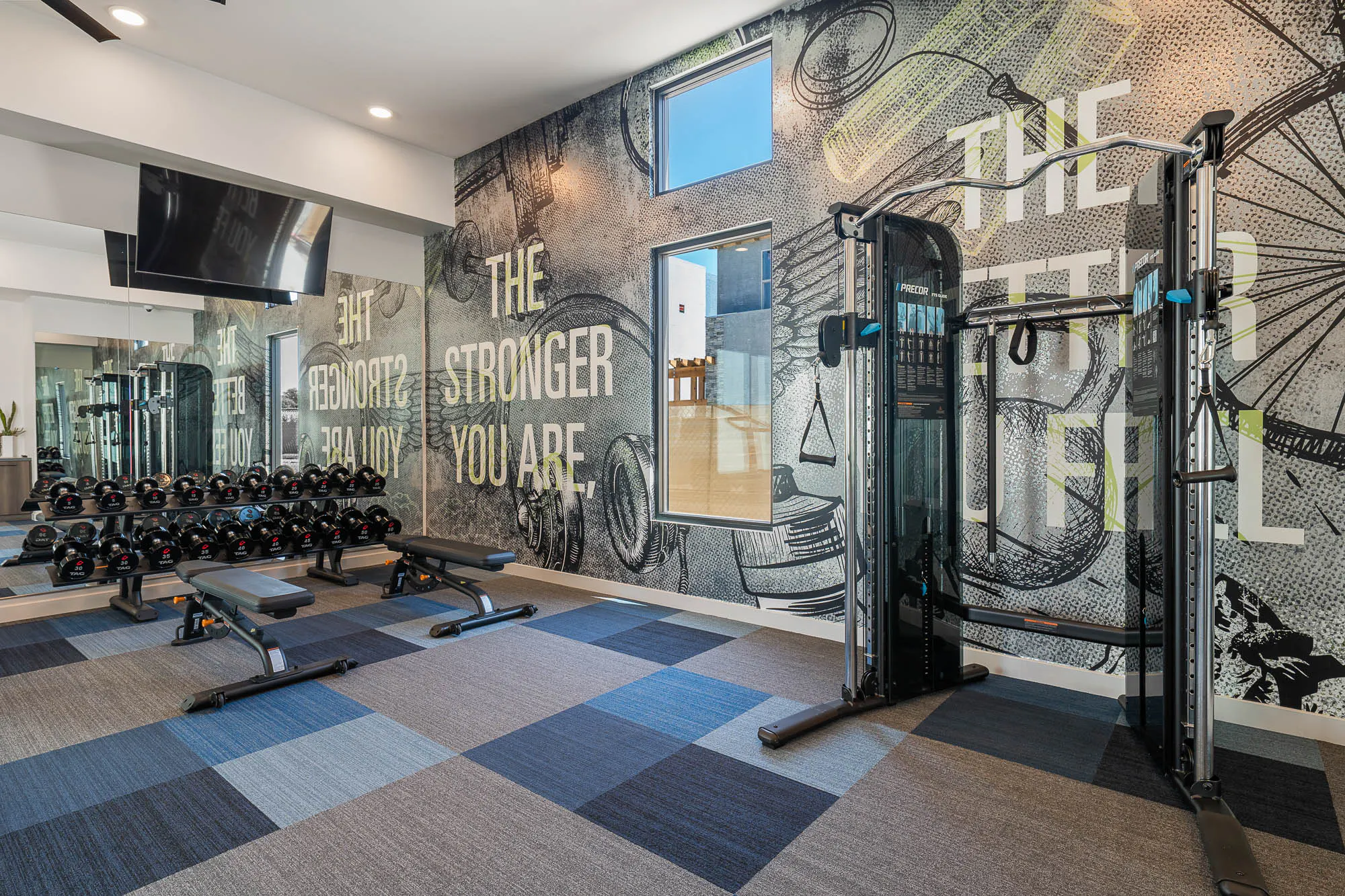 24/7 fitness center access