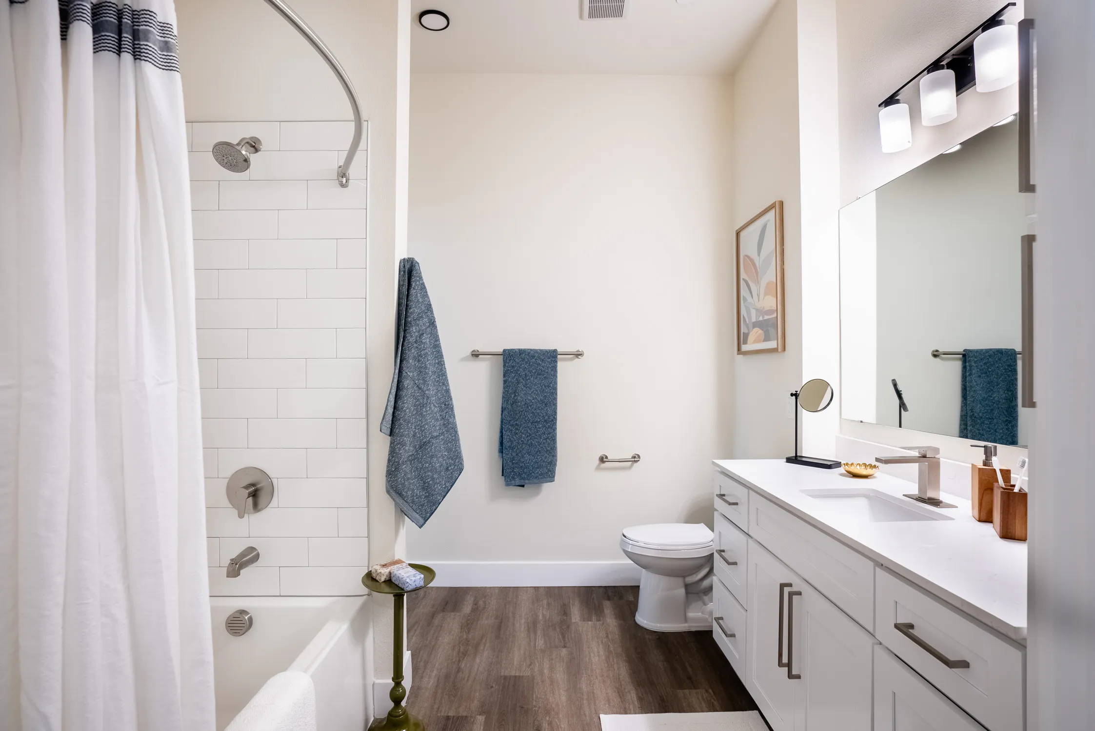 Luxe Bathroom Finishes